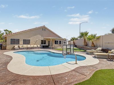 5137 Pebble Rim St