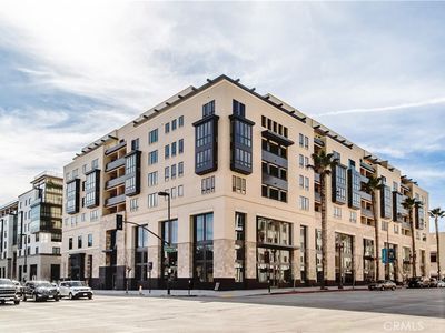 39 S Los Robles Ave #3006