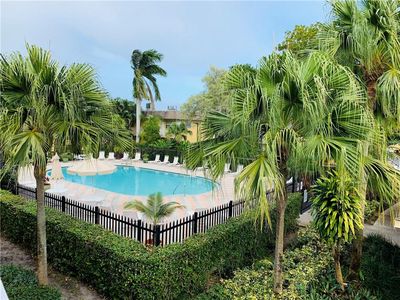 5162 NE 6th Ave #324