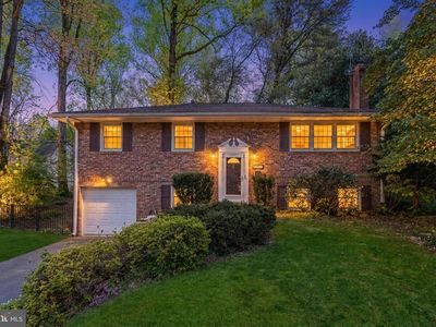 410 Victoria Ct NW