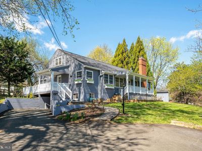 221 Mockingbird Ln