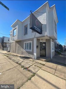4084 Higbee St