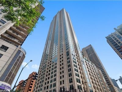 33 W Ontario St APT 20I