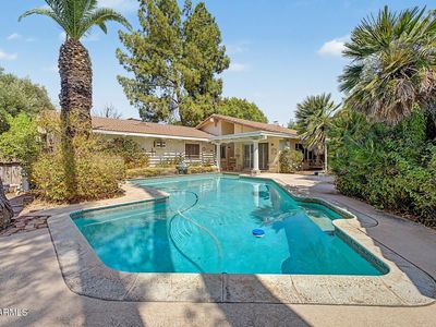 1518 E NORTHSHORE Drive