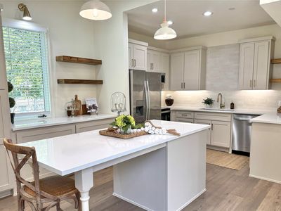 4040 Avondale Ave APT 105