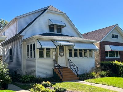 Property at 1921 Brown Ave, Evanston, IL