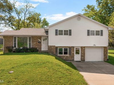 2213 Marilyn Dr