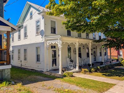 526-528 S Richard St