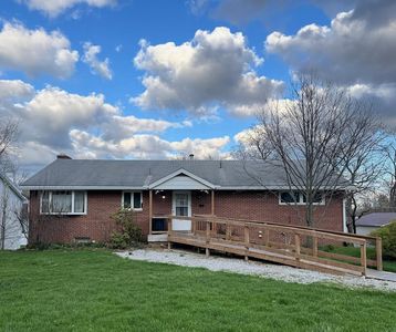 1091 Larchwood Rd
