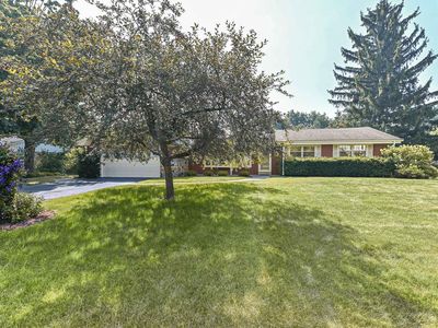 18571 W Hillcrest DRIVE