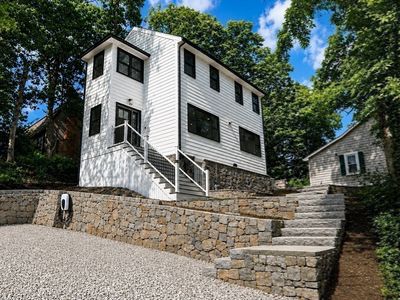 9 Ledge St