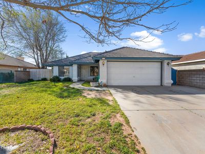 736 E Avenue J6