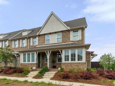 1100 Windsor Sq