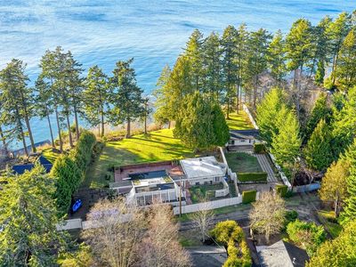 345 Gulf View Crescent