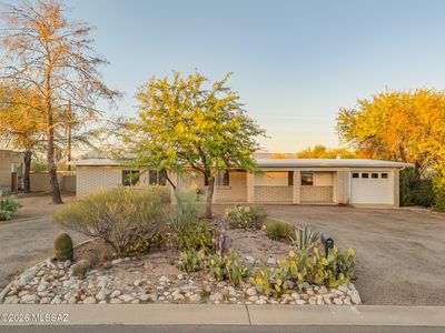 2952 W Avenida Cresta