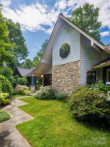 935 Whites Lake Blvd