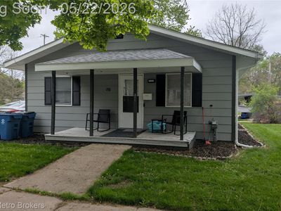218 N Lapeer St