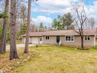 Property at W8874 W Lakeview Dr, Iron Mountain, MI