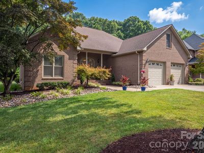 725 Hanna Woods Dr