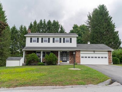 15 West Drive