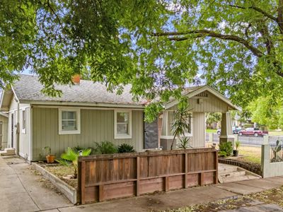 221 Alturas Ave