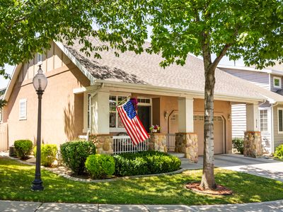 674 E Free Land Ave S