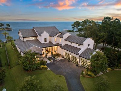 400 E Shipwreck Rd