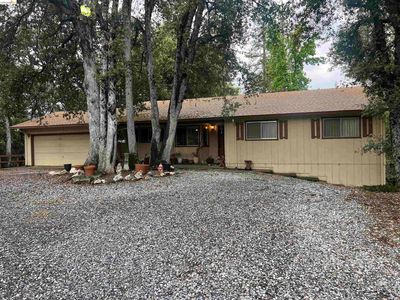 21441 Crestview Dr