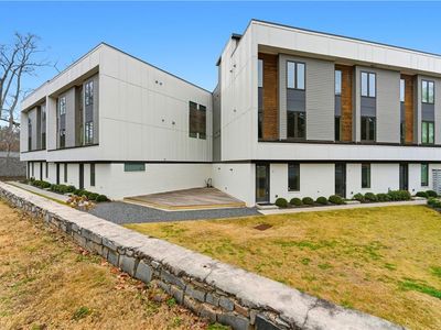 2424 Memorial Dr SE #7