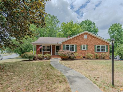 597 Parkview Dr