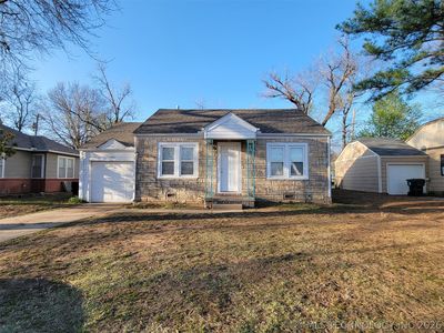 2332 Manila St