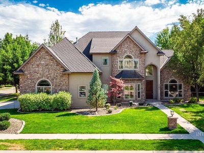 1141 E Crowne Pointe Dr