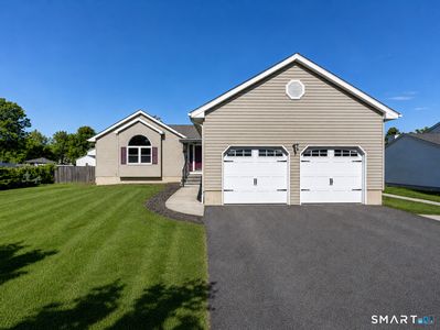 11 Avondale Lane