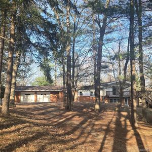 4662 N Lapeer Rd