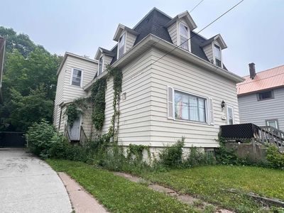 127 W Arch St