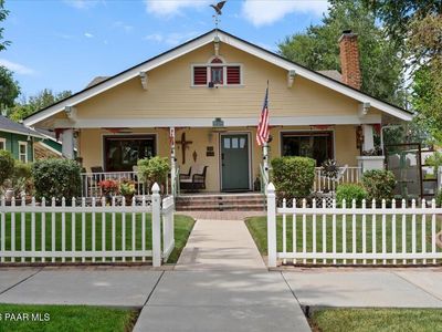 230 N Mount Vernon Ave
