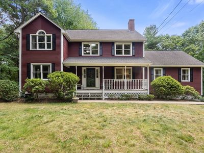 Property at 6 Nicholas Dr, Franklin, MA
