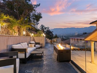 3435 Oakmont View Dr