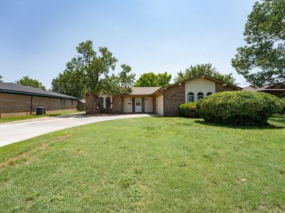 5707 SW 48th Ave