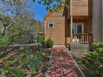 27 Blueberry Avenue