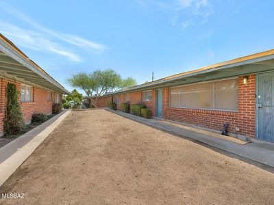 2121 N Country Club Rd APT 6