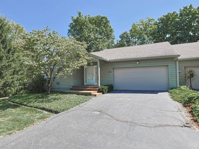 2218 Sweetbriar Ln
