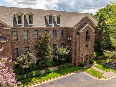 33 River Pointe Point