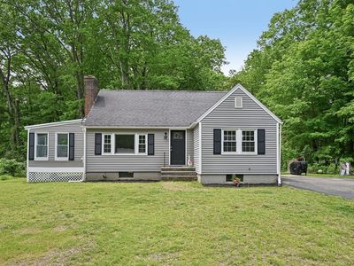 18 Carleton Rd