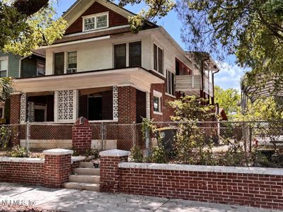 228 W 11TH Street