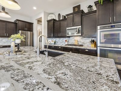 5621 S CROWLEY --
