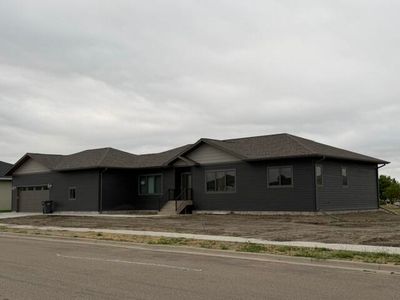 407 Dakota Ave