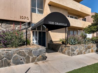 1020 Granville Ave APT 205