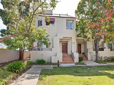 50 E Court Ln