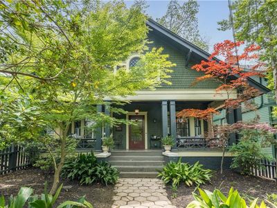 541 Greenwood Ave NE